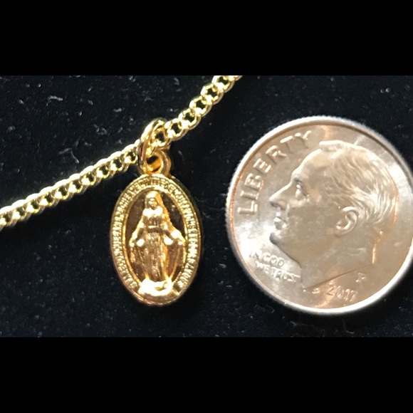 SOLD OUT 14K Virgin Mary pendant - Picture 4 of 8